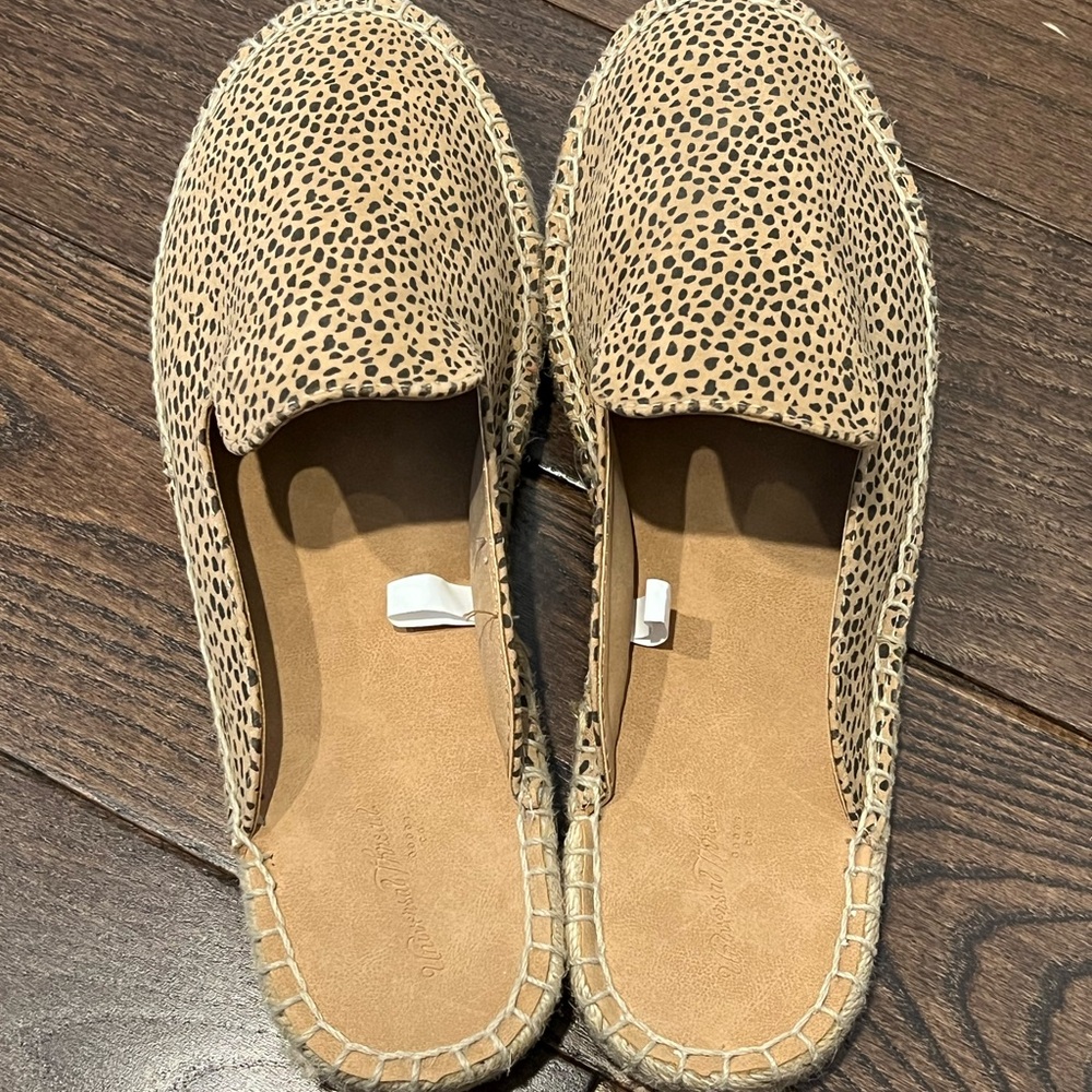 Universal Thread Tan Espadrilles with Suede Finish